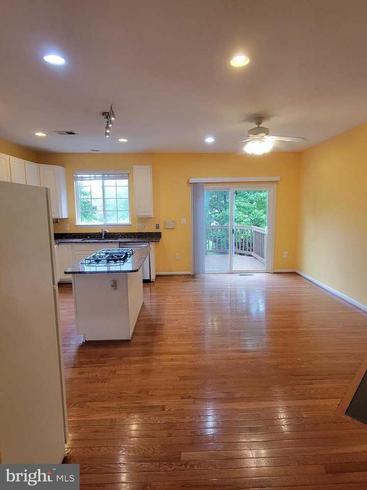 43052 Candlewick Sq - Photo 5 of 18