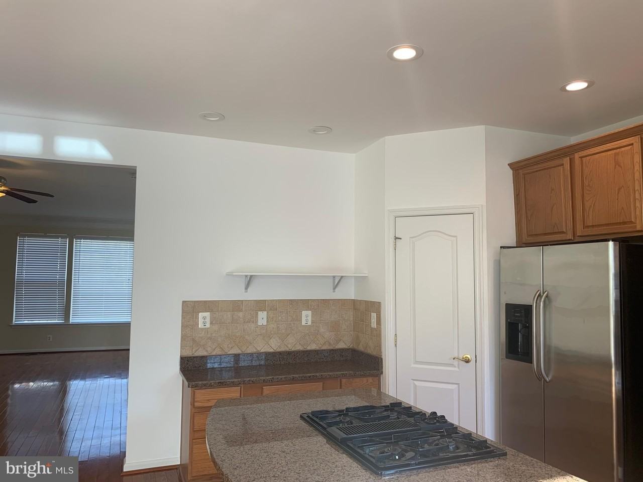 9793 Corbett Pl - Photo 7 of 33