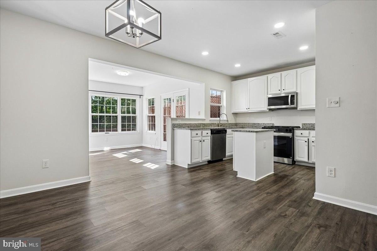 3802 Koval Ln - Photo 7 of 50
