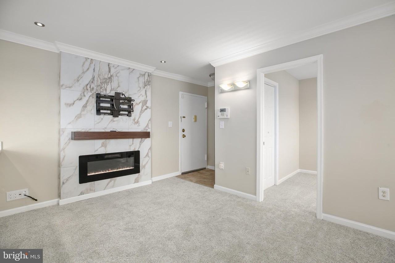 1604 Renate Dr #303 - Photo 3 of 27