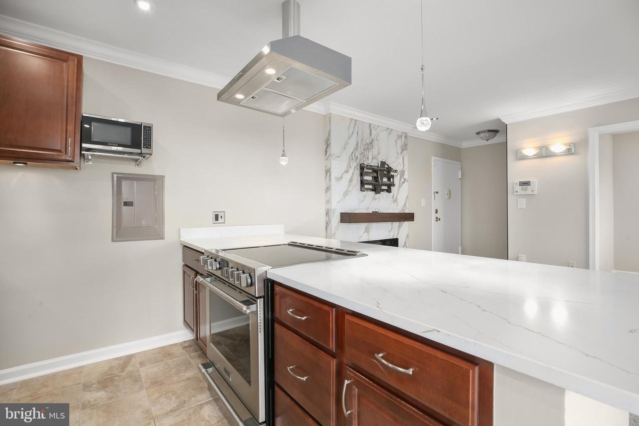 1604 Renate Dr #303 - Photo 7 of 27