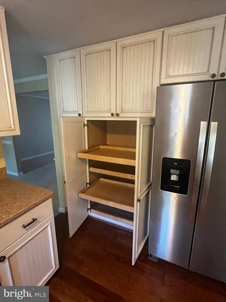 15404 Beachview Dr - Photo 7 of 32