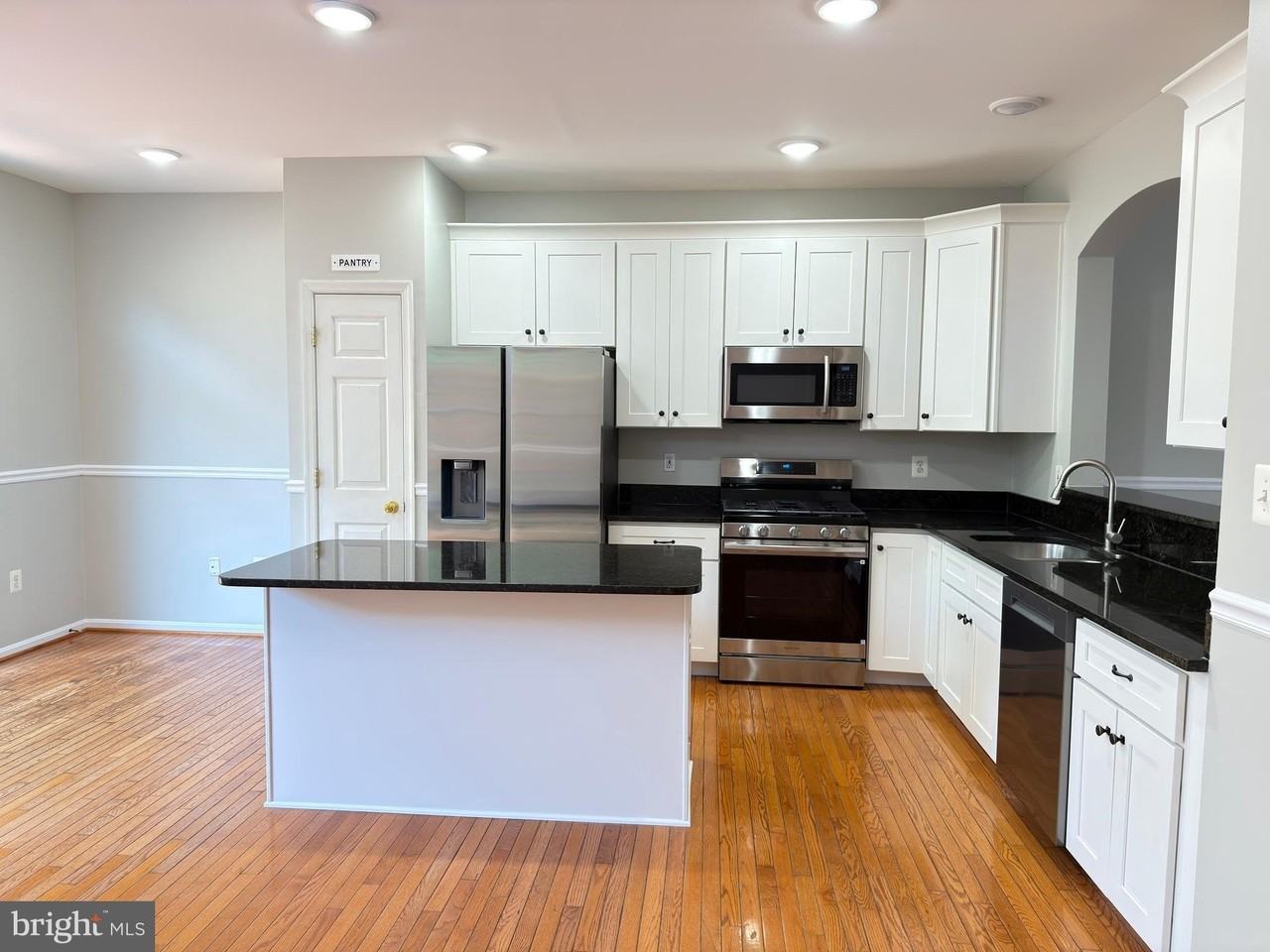 14216 Legend Glen Ct - Photo 3 of 26