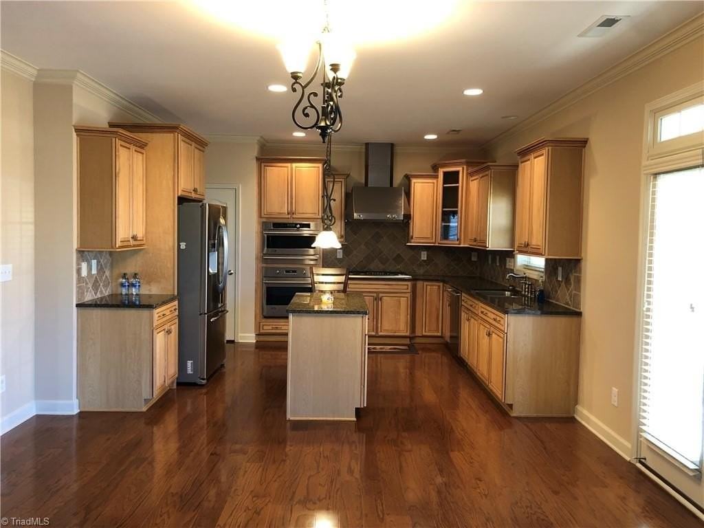 2312 Alderbrook Dr - Photo 3 of 16