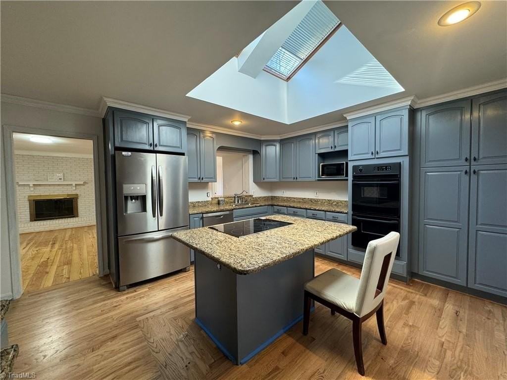 103 Thornwood Rd - Photo 7 of 48
