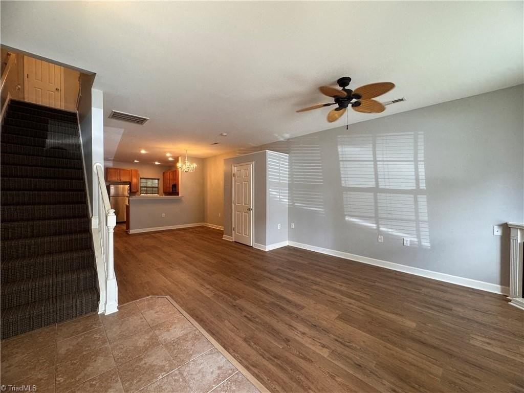 125 Humberside Dr - Photo 4 of 43