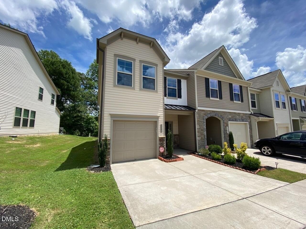 2801 Benevolence Dr - Photo 2 of 18