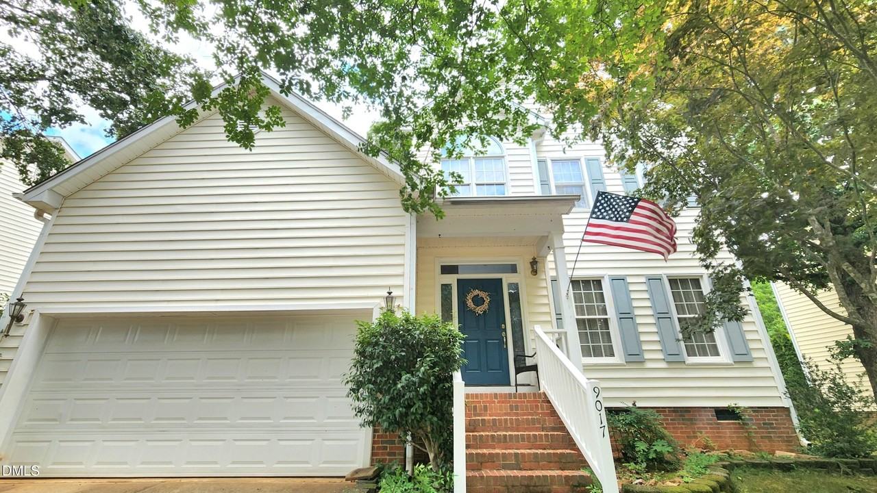 9017 Erinsbrook Dr - Photo 2 of 7