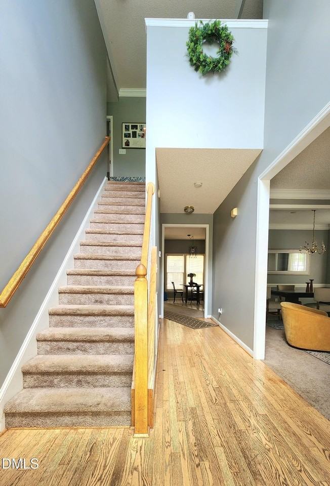 9017 Erinsbrook Dr - Photo 3 of 7