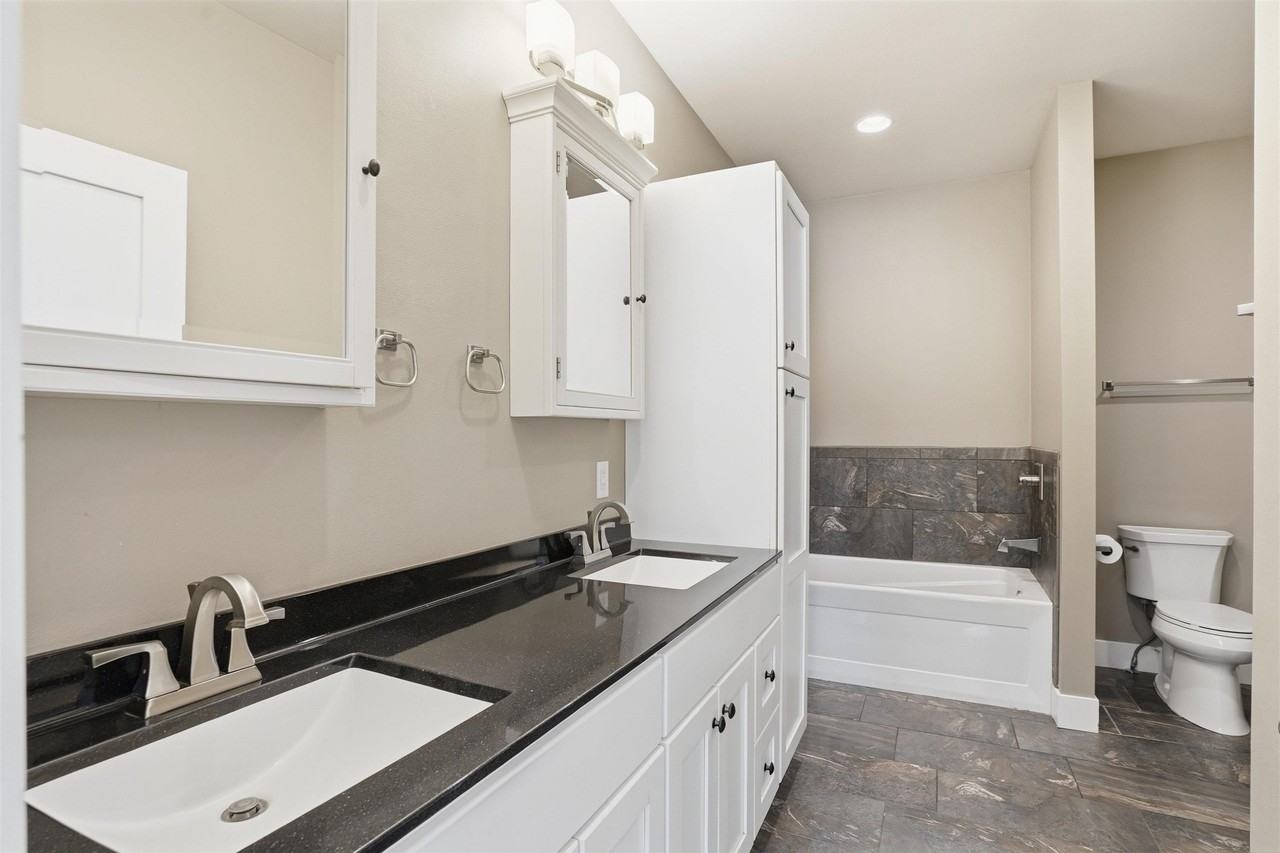 2726 Northview Ln - Photo 7 of 18