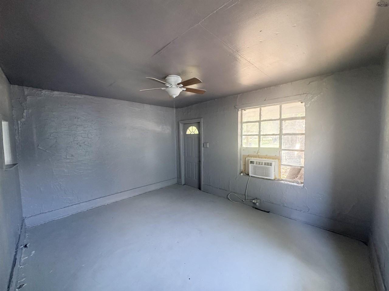 2115 Princeton Ave - Photo 2 of 7