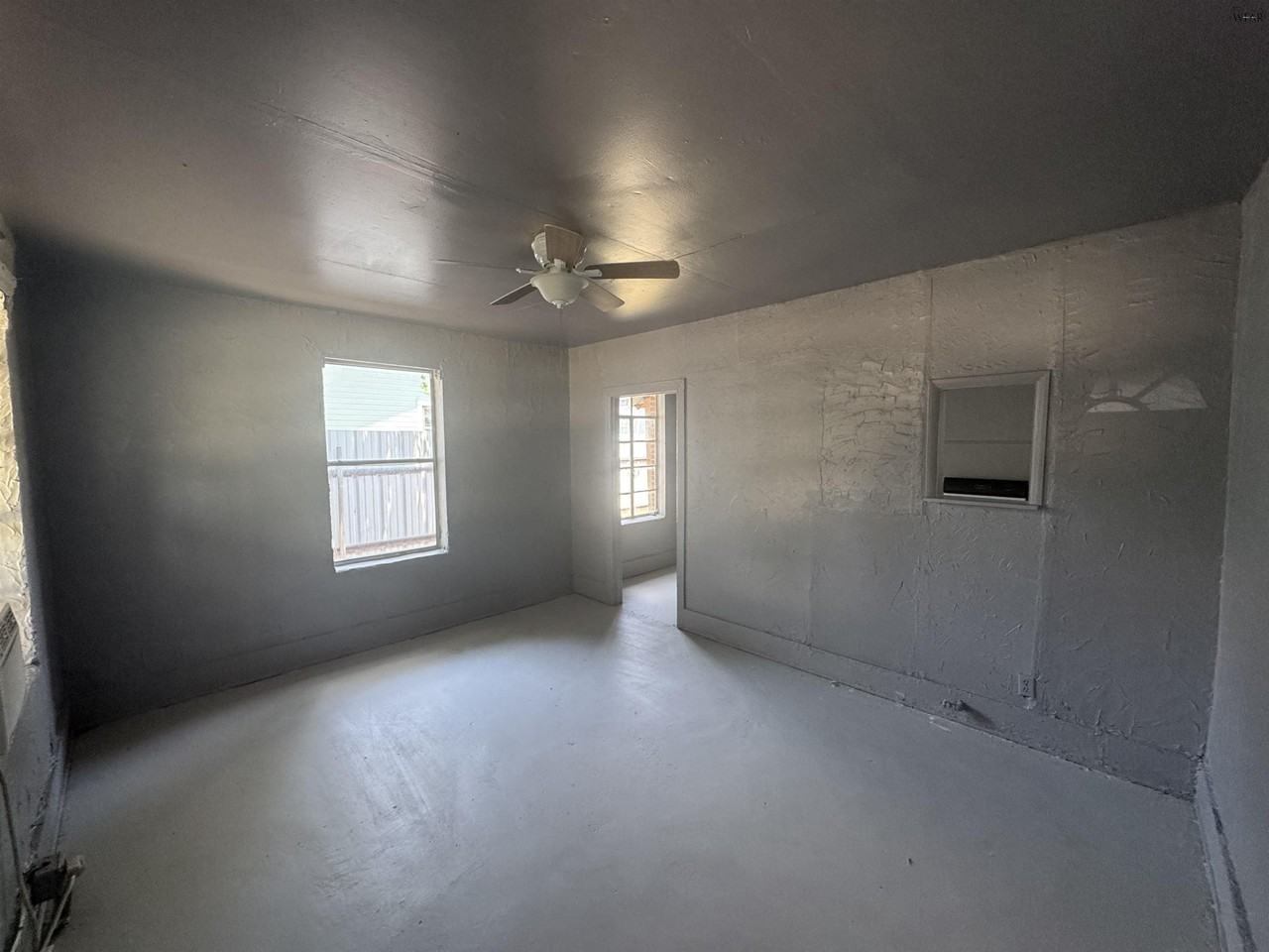 2115 Princeton Ave - Photo 3 of 7