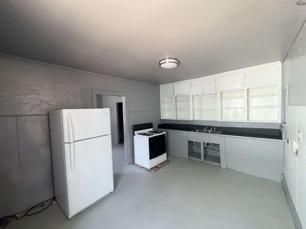 2115 Princeton Ave - Photo 4 of 7