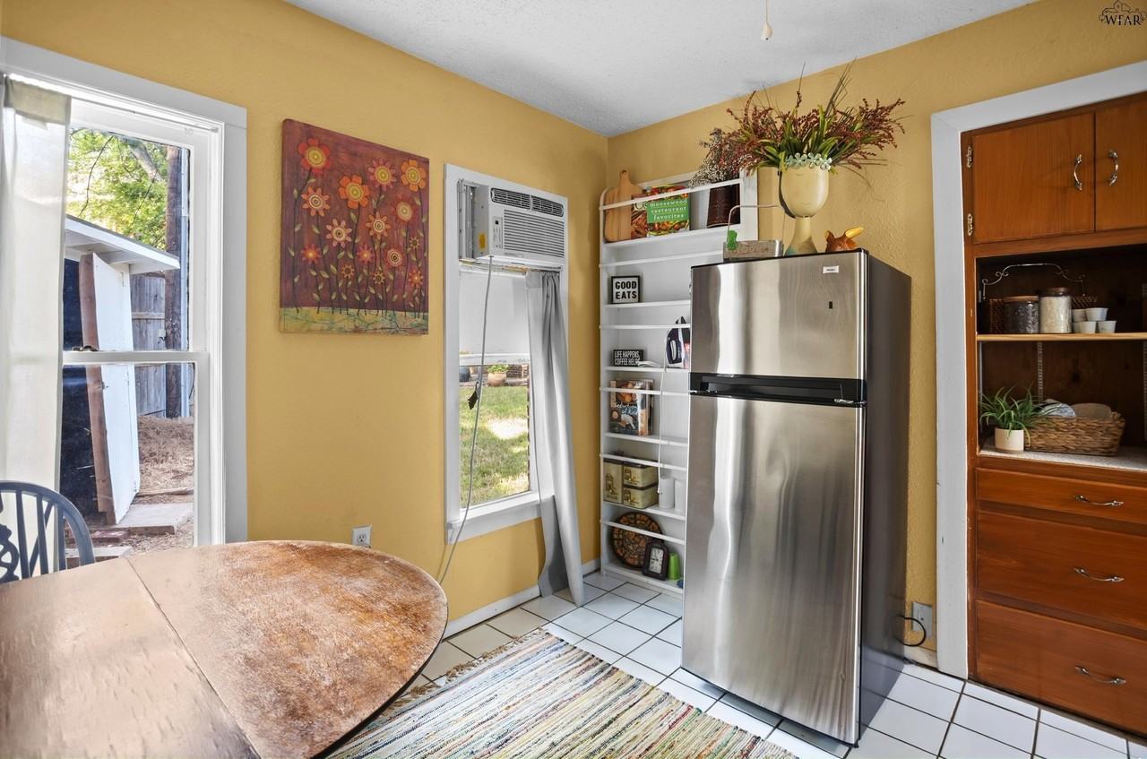 303 Morningside Dr #REAR - Photo 7 of 12