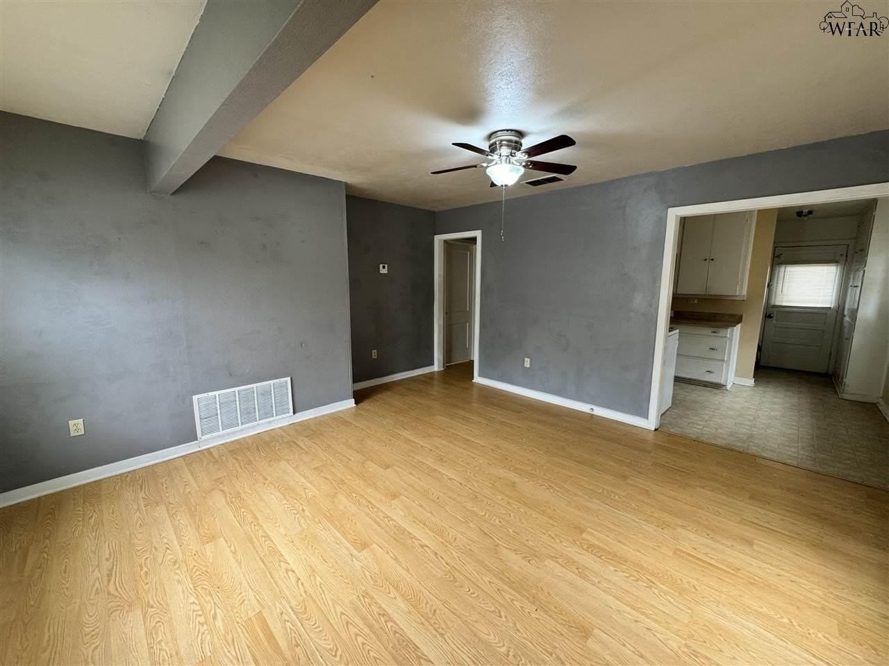2841 Featherston Ave - Photo 3 of 9