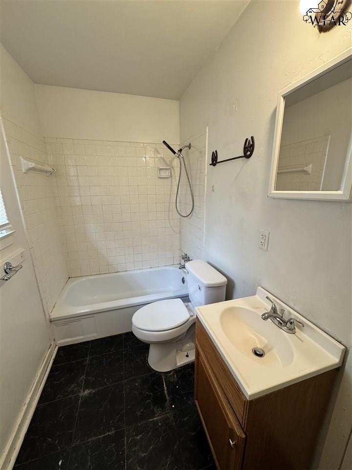 2841 Featherston Ave - Photo 7 of 9