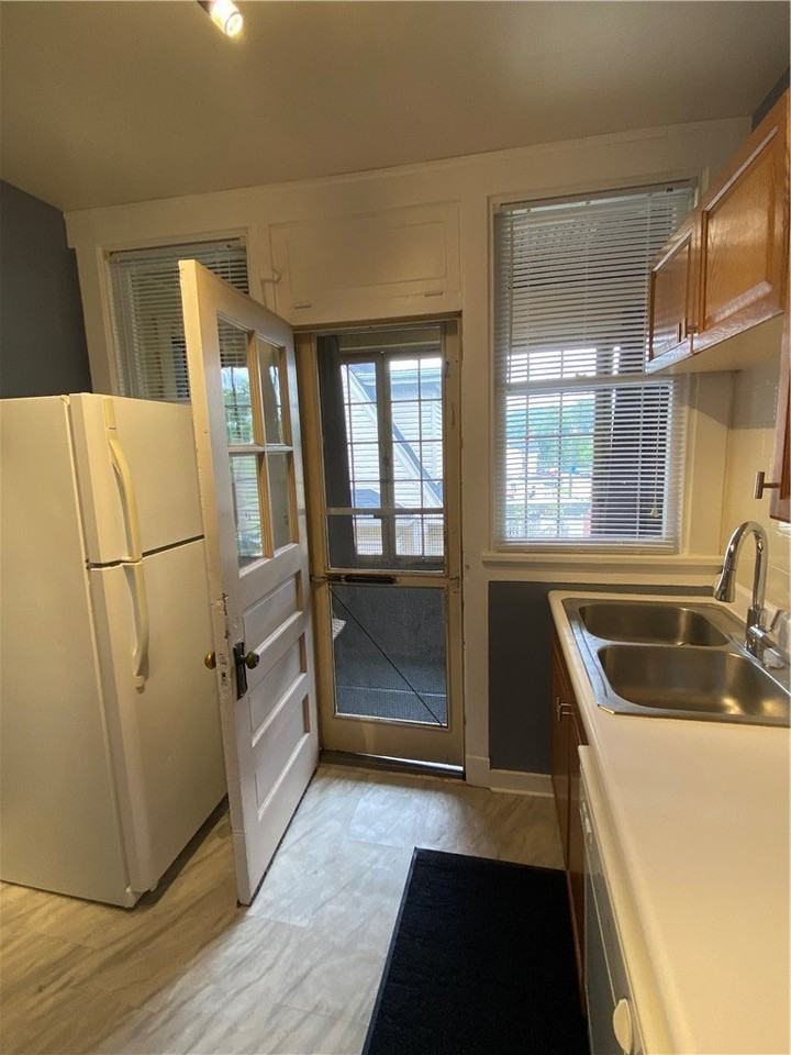 271 Center Ave #2 - Photo 5 of 11