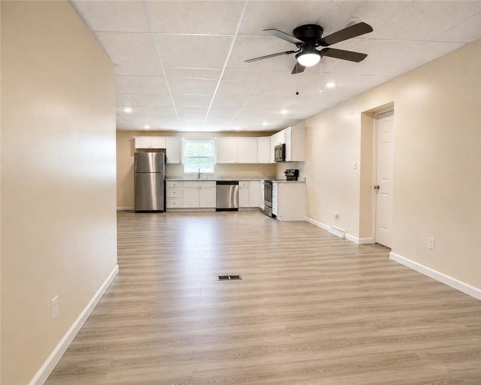 484 3rd St #4 - Photo 2 of 14