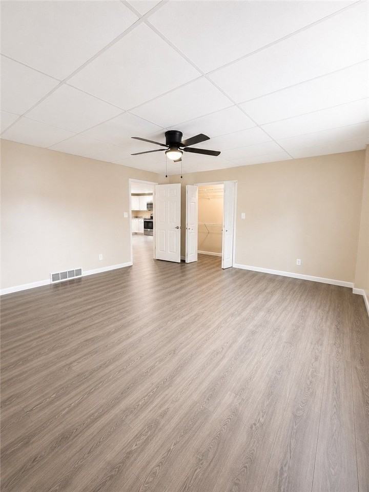 484 3rd St #4 - Photo 7 of 14