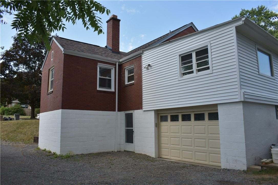 905 Burchfield Rd - Photo 5 of 35