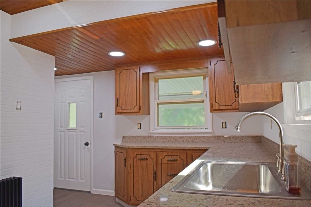 905 Burchfield Rd - Photo 6 of 35