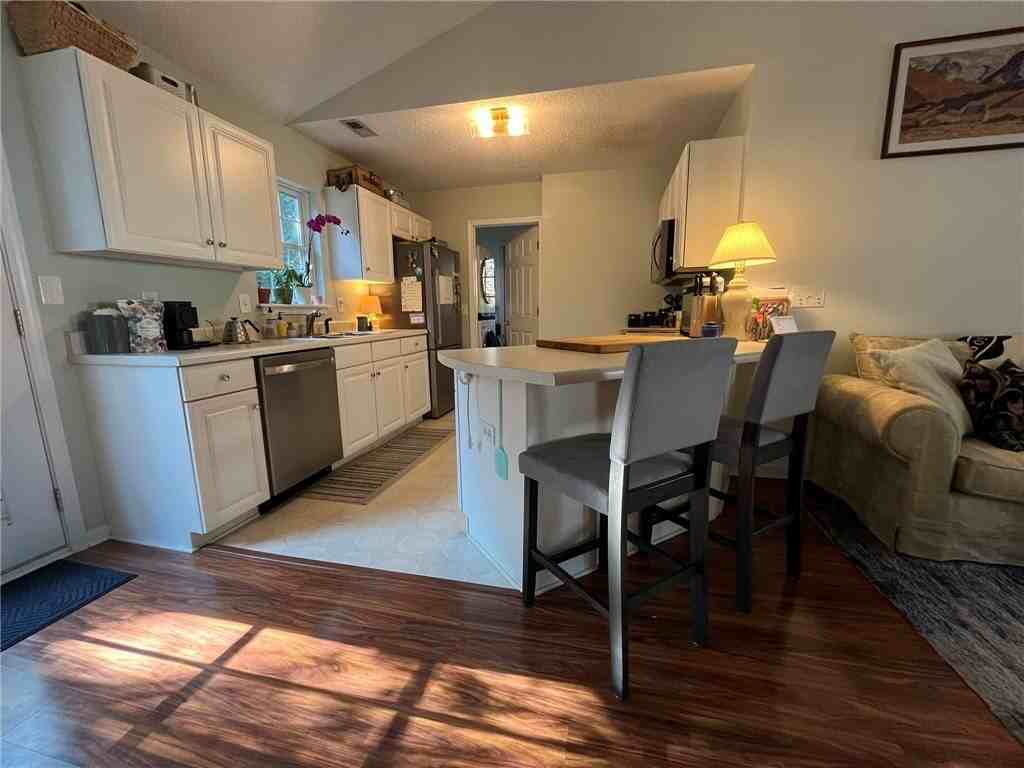 116 Arbors Ct - Photo 5 of 27
