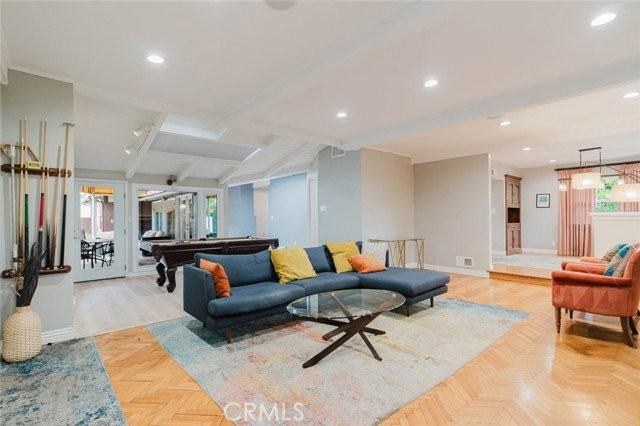 13405 Tiara St - Photo 3 of 8