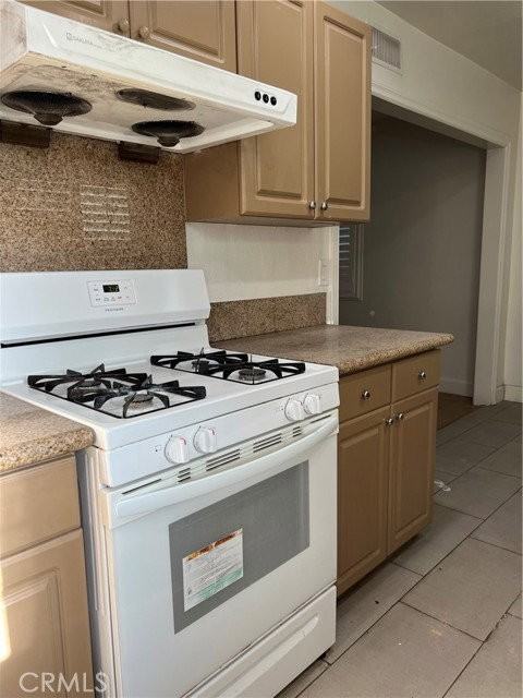 7657 Teesdale Ave - Photo 3 of 6