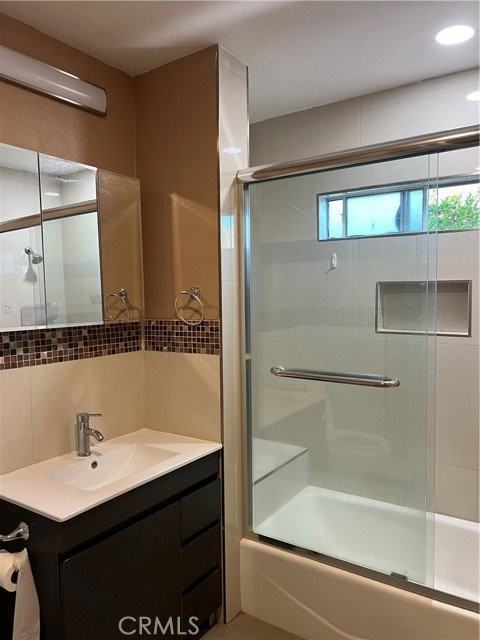 7657 Teesdale Ave - Photo 4 of 6