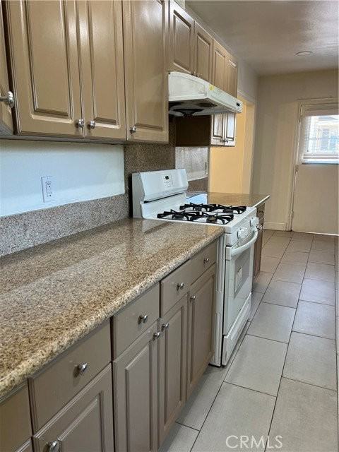 7657 Teesdale Ave - Photo 5 of 6