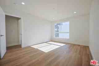 10801 Kling St - Photo 3 of 8