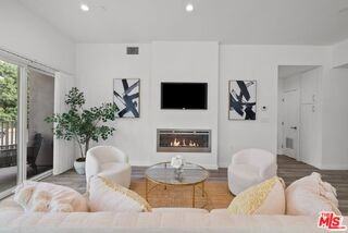5114 Cahuenga Blvd #3 - Photo 4 of 8