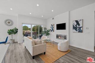 5114 Cahuenga Blvd #3 - Photo 5 of 8