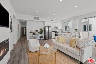 5114 Cahuenga Blvd #3 - Photo 7 of 8