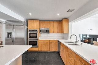 5890 Fairhaven Ave - Photo 4 of 8