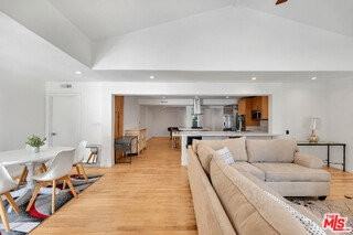 5890 Fairhaven Ave - Photo 5 of 8