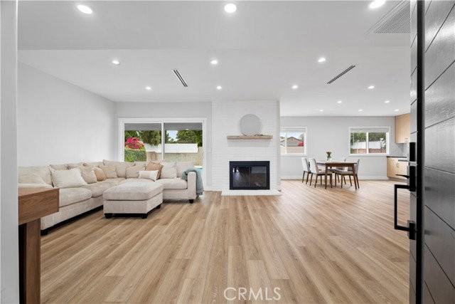 10345 Blucher Ave - Photo 3 of 8