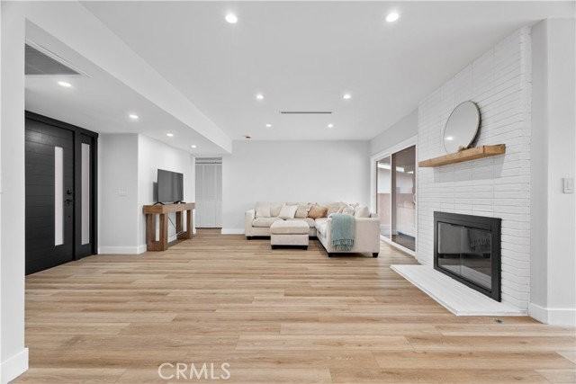 10345 Blucher Ave - Photo 5 of 8
