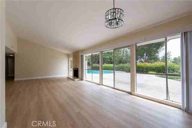 24221 Hatteras St - Photo 7 of 8