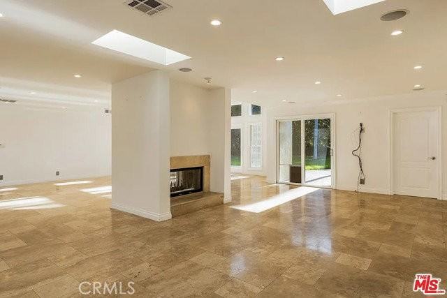 1212 San Vicente Blvd - Photo 7 of 8