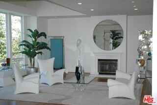 14445 Mulholland Dr - Photo 2 of 8