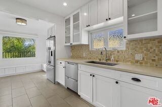 6113 Cashio St - Photo 5 of 8