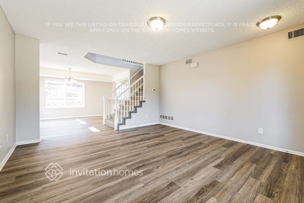 21166 E 40th Pl - Photo 5 of 18