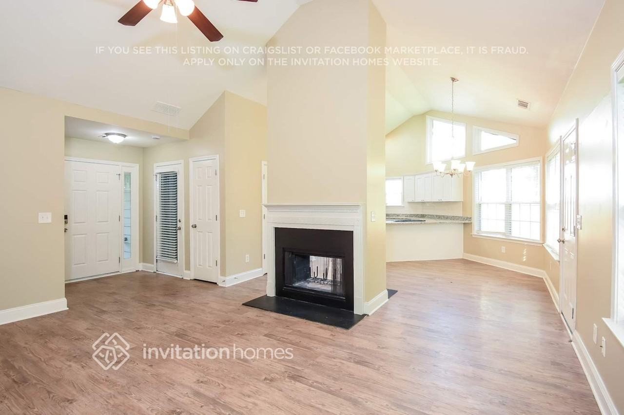 475 Hunnicutt Rd Se - Photo 5 of 18