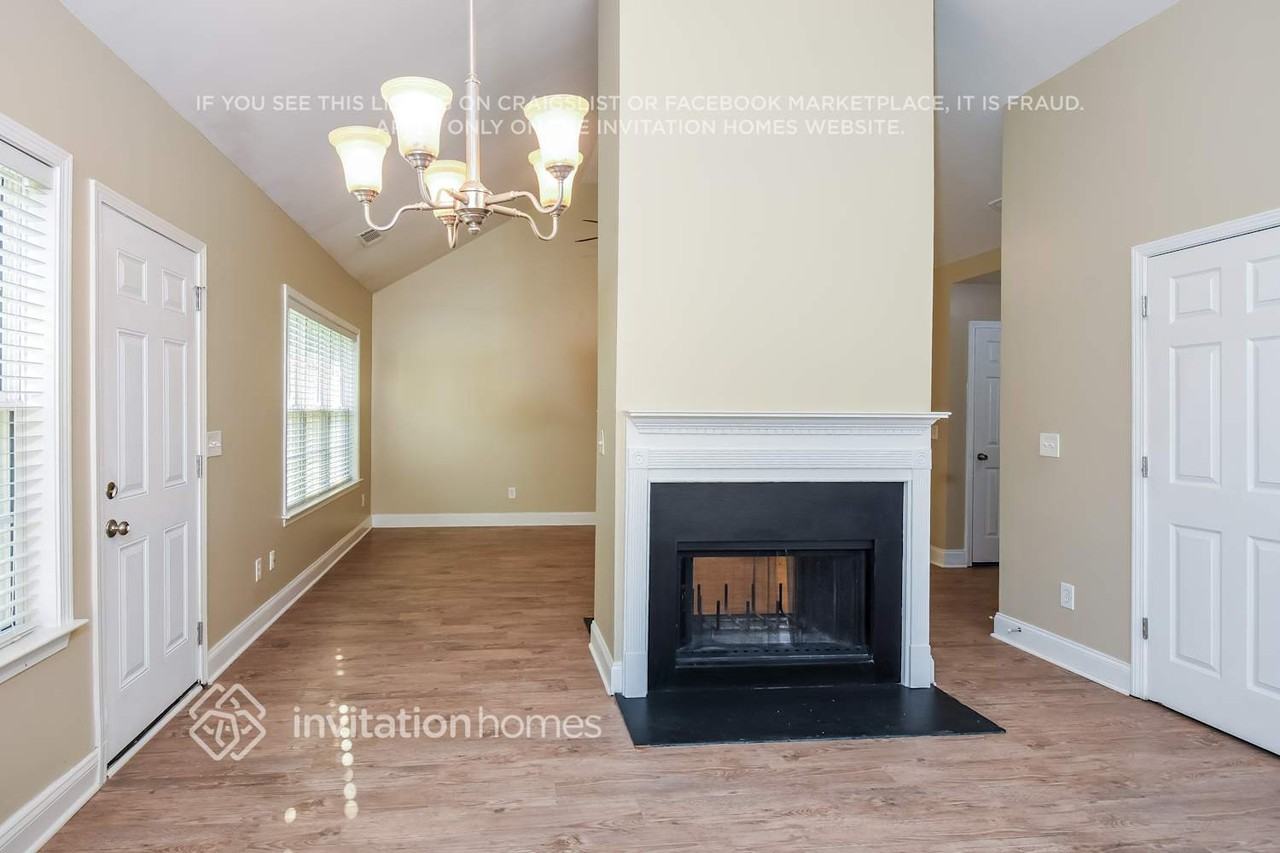 475 Hunnicutt Rd Se - Photo 6 of 18