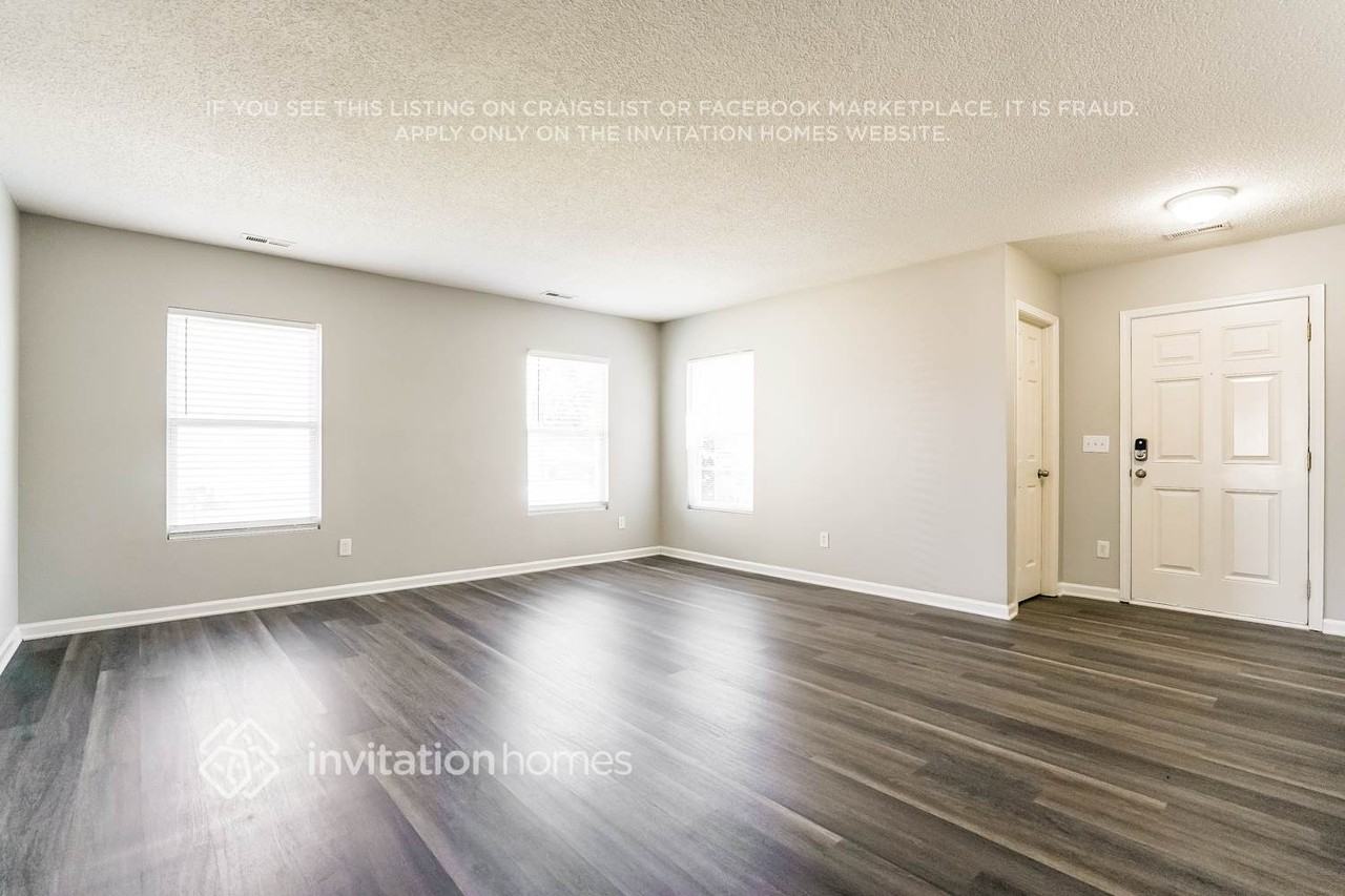 1136 Tellis Dr - Photo 5 of 18