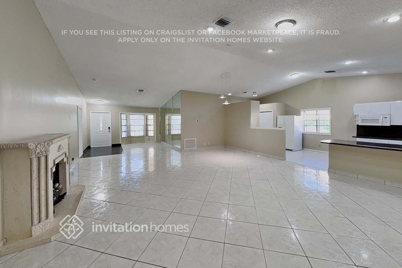 9575 Nw 25th Ct - Photo 4 of 18