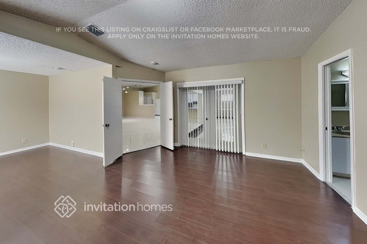 9575 Nw 25th Ct - Photo 7 of 18