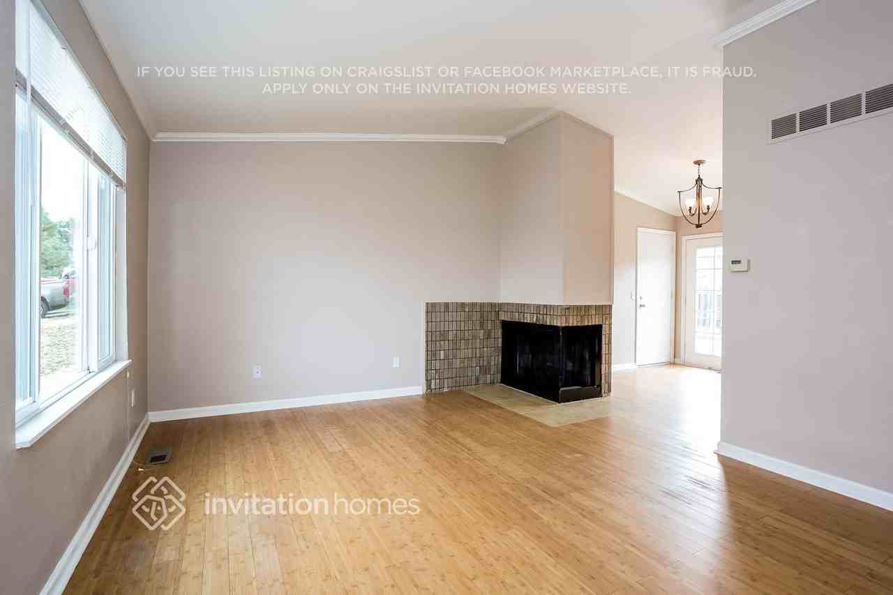 4817 S Pitkin Way - Photo 3 of 15