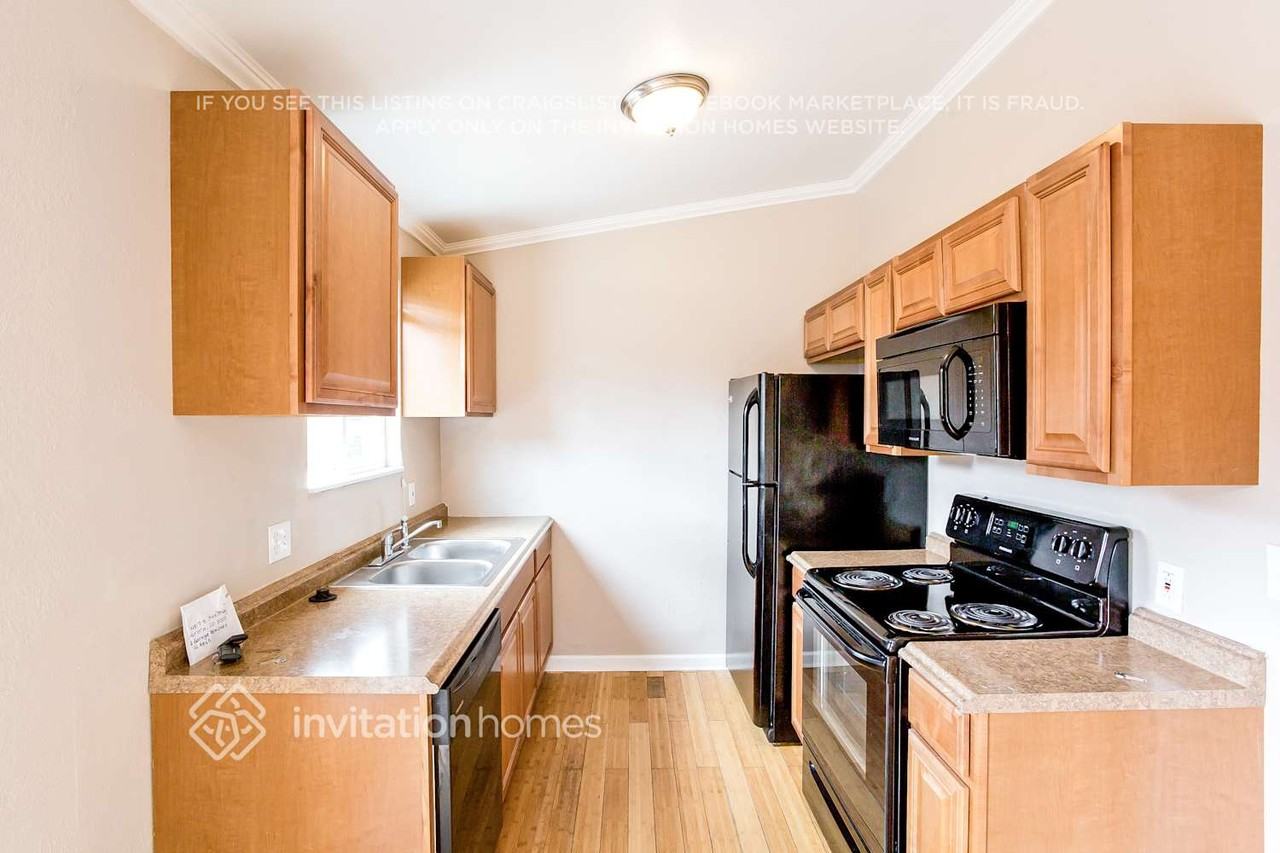 4817 S Pitkin Way - Photo 6 of 15